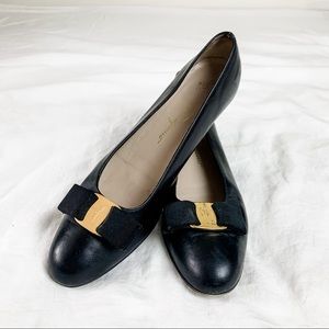 Salvatore Ferragamo Authentic Leather Vara Pumps with Gold Detail 8.5 Narrow A2